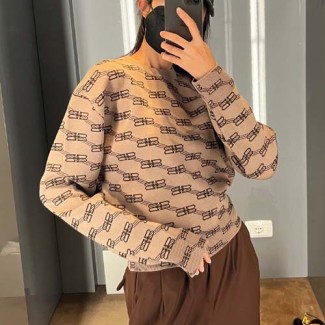 발렌시아가  남여공용 니트  528772