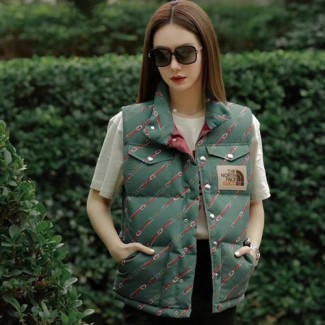 구찌 남여공용 패딩조끼  617418