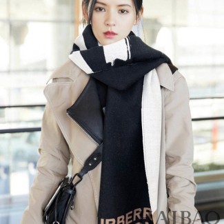 버버리 신상 스카프 BB3651
