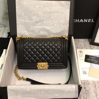 샤넬 미듐 보이백 A67086 램스킨 블랙 금장
