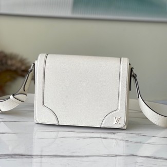 루이비통 뉴 플랩 메신저 M30807 화이트