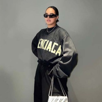 발렌시아가 남여공용 맨투맨  528810