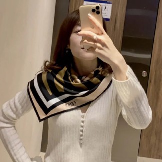 펜디 신상 스카프 FD70235