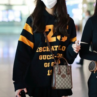 구찌 인터로킹 G 디테일의 미니 토트백 671623