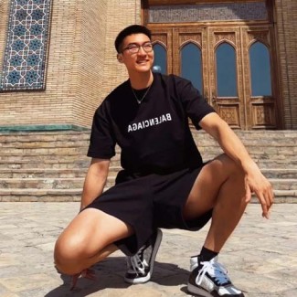 발렌시아가 남여공용 반팔 528849-3