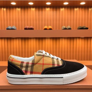 버버리 남성용 신상 스니커즈 801096458-1