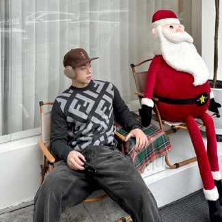 펜디 남여공용 니트  2460380