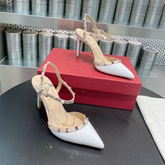 발렌티노 페이턴트 가죽 락스터드 슬링백 펌프스 2S0S98 민트