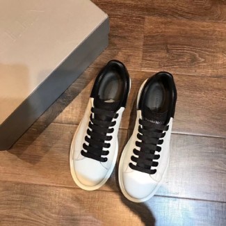 알렉산더 맥퀸 남여공용 오버사이즈 스니커즈 533720 블랙