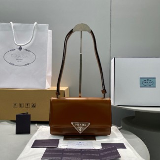 프라다 엠블럼 브러시드 가죽 숄더 백 1BD321 카멜