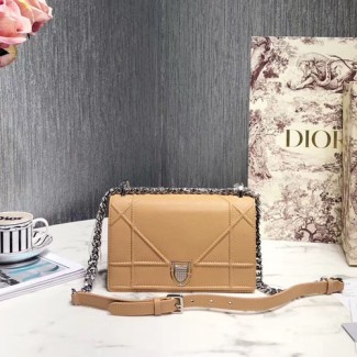 디올 송아지 가죽 DIORAMA 스몰 백 M0421 베이지