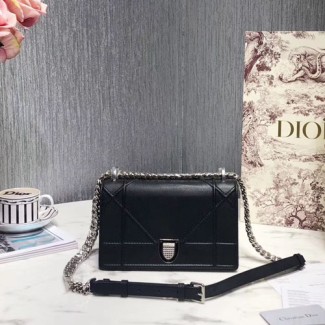 디올 송아지 가죽 DIORAMA 스몰 백 M0421 블랙