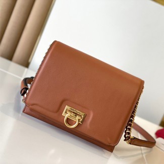 페레가모 트리폴리오 크로스백 21I163 브라운