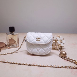 샤넬 체인 미니백 AS1461 램스킨 화이트